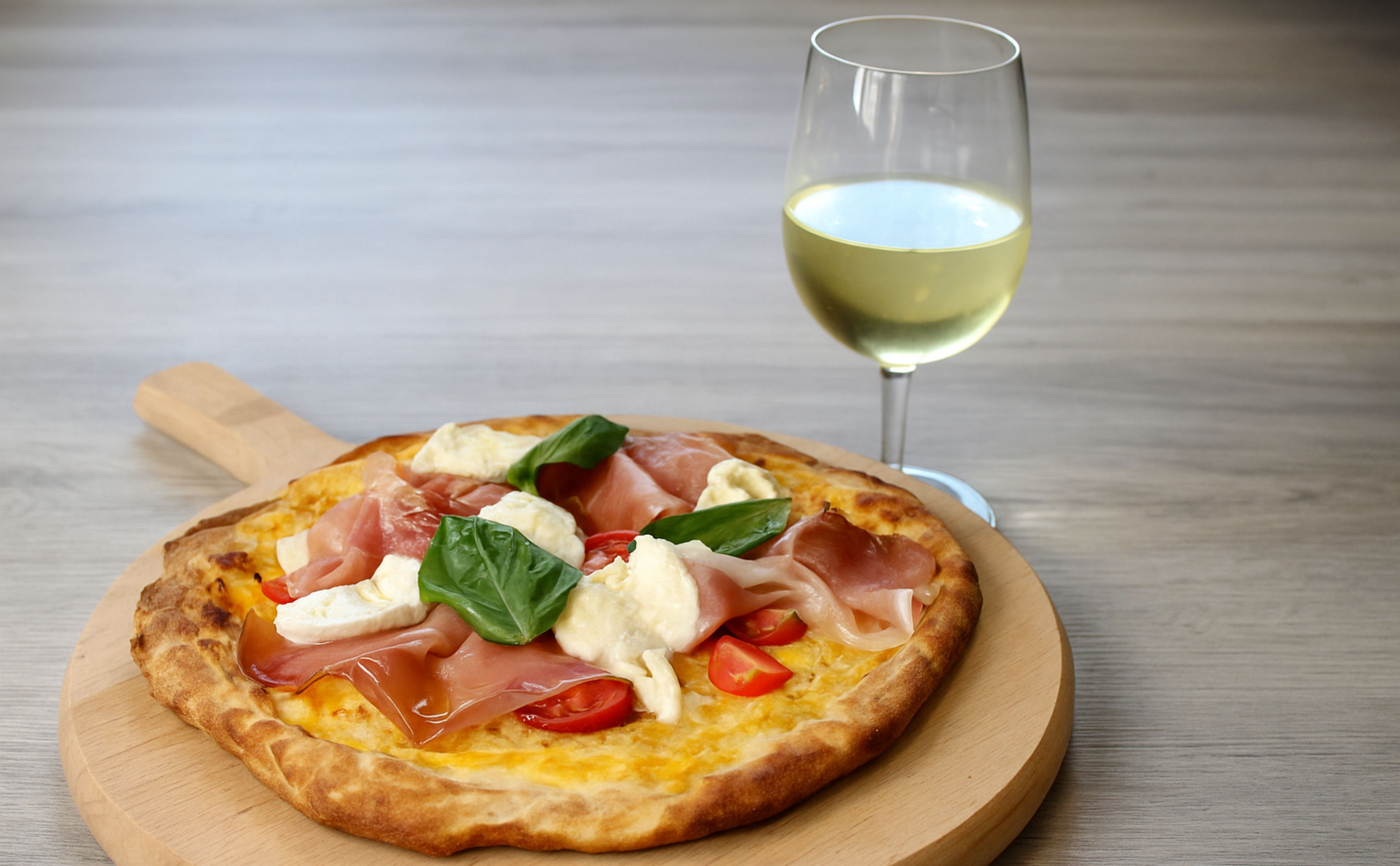 pizza-GEP-e-vino-bianco